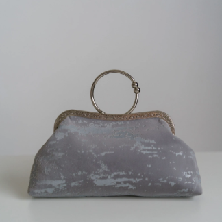 Сіра сумочка з кільцем