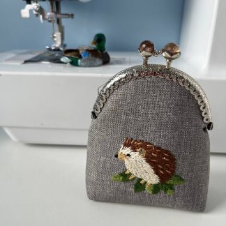 Гаманець з вишитим їжаком